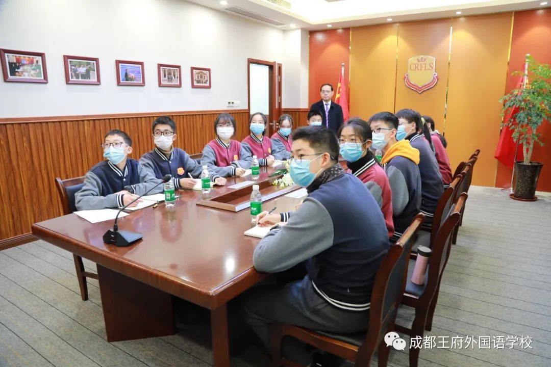 王府快讯 | 我校初中部学生参加王府总校《传递中国声音,讲好中国故事》外交专题讲座 王府快讯 | 我校初中部学生参加王府总校《传递中国声音,讲好中国故事》外交专题讲座