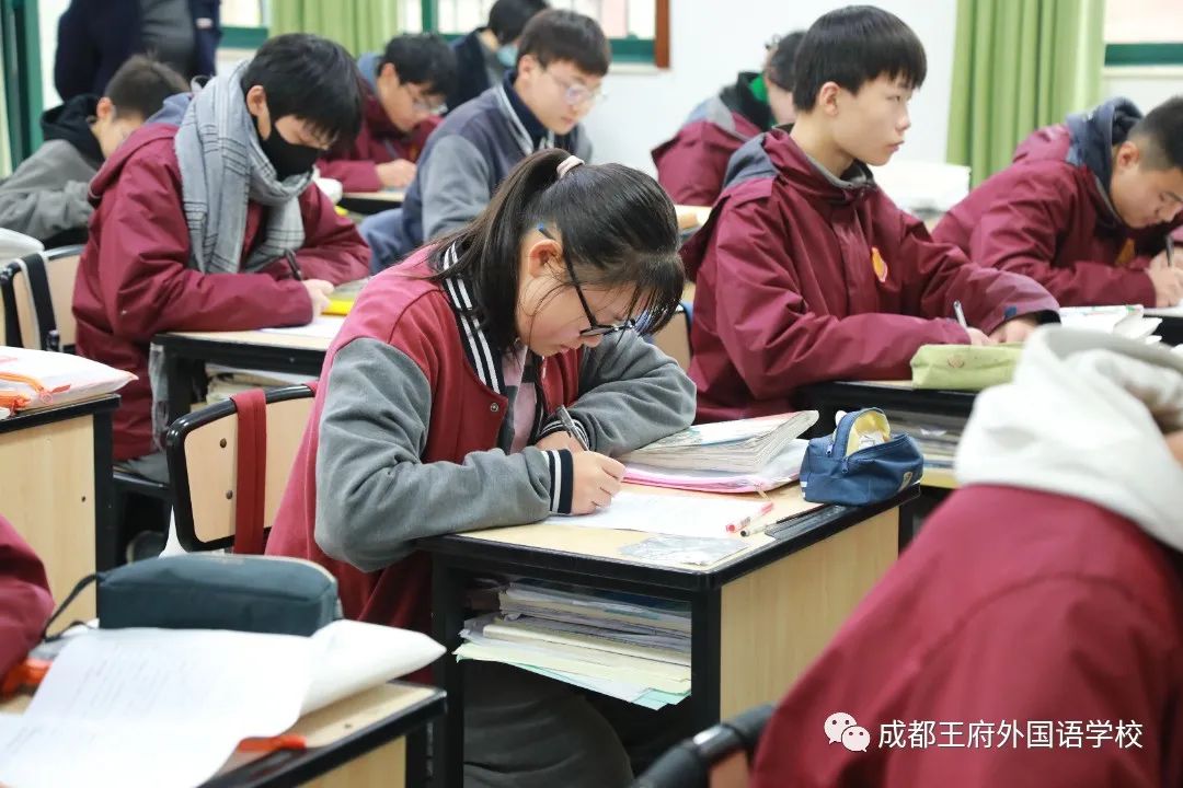 家校共育，静待花开——成都王府外国语学校初中部家长开放日