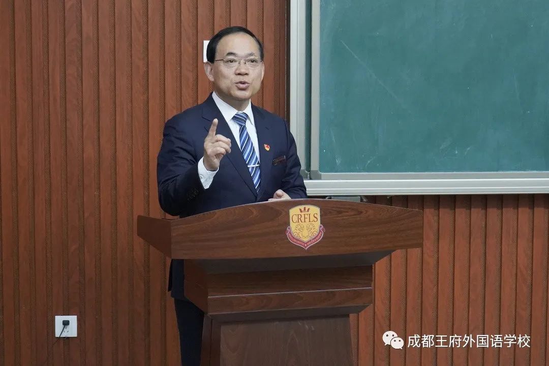 冬日渐寒，王府向暖——成都王府举行12月校长早茶会活动 成都王府外国语学校 2021-12-14 17:17 图片           成都王府外国语学校在管小波校长的带领下一直坚持家校合作的信念，认