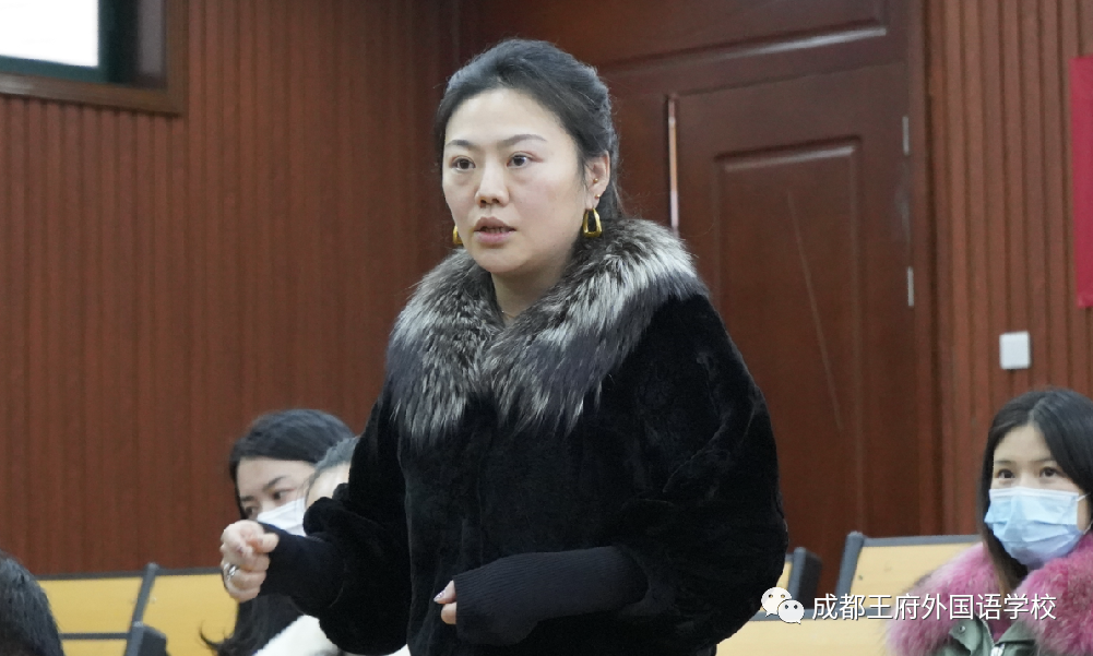 冬日渐寒，王府向暖——成都王府举行12月校长早茶会活动 成都王府外国语学校 2021-12-14 17:17 图片           成都王府外国语学校在管小波校长的带领下一直坚持家校合作的信念，认