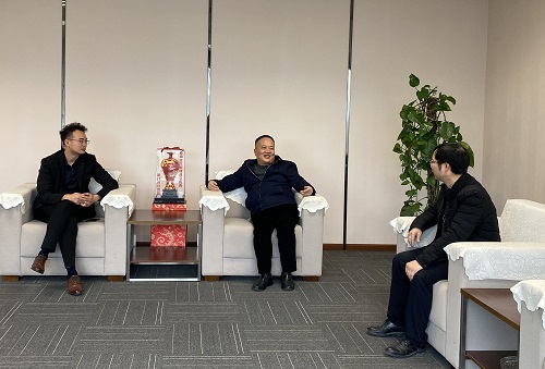 校企联手 共育英才 校企联手 共育英才