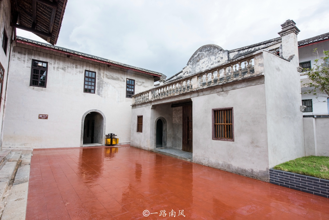 中山大学创始人的故居,位于广东梅州,古朴典雅,堪称“豪宅” 中山大学创始人的故居,位于广东梅州,古朴典雅,堪称“豪宅”