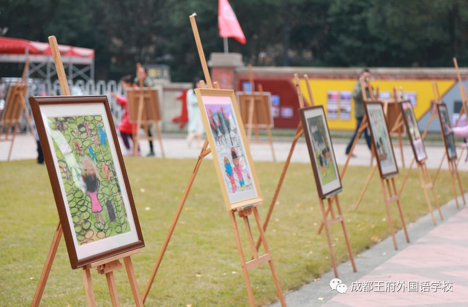 人小志高，卓尔不凡——成都王府外国语学校举办万小凡同学个人画展