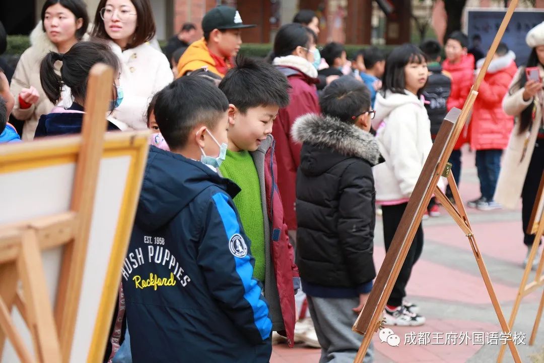 人小志高，卓尔不凡——成都王府外国语学校举办万小凡同学个人画展