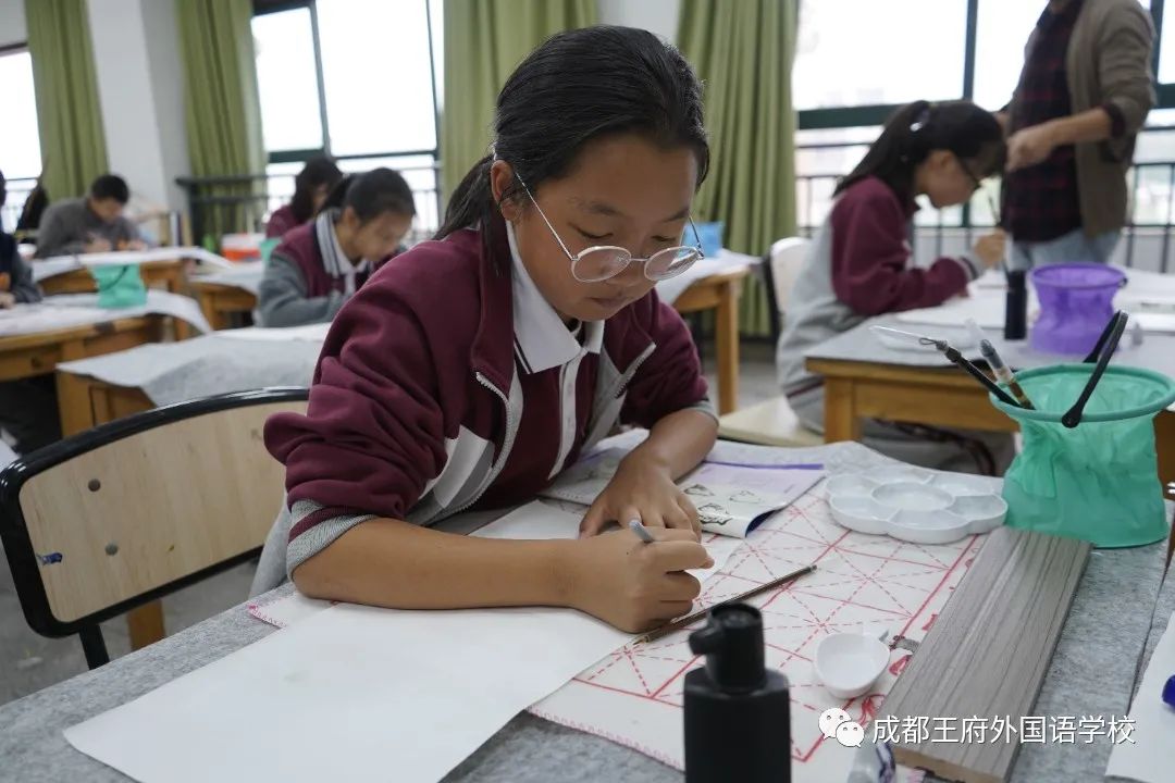 同心同行，共创未来 ——成都王府2021-2022年上期社团、兴趣课总结暨表彰大会