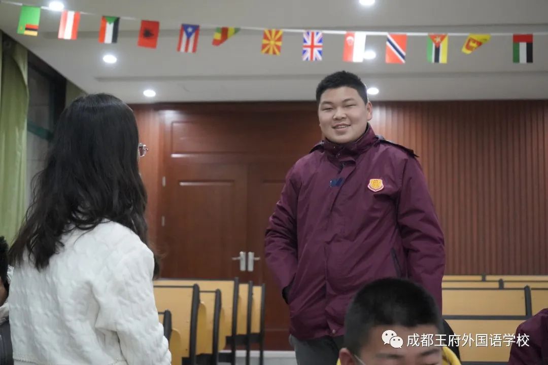 关照情绪,关爱心窗——成都王府外国语学校开展九年级团体心理辅导活动 关照情绪,关爱心窗——成都王府外国语学校开展九年级团体心理辅导活动