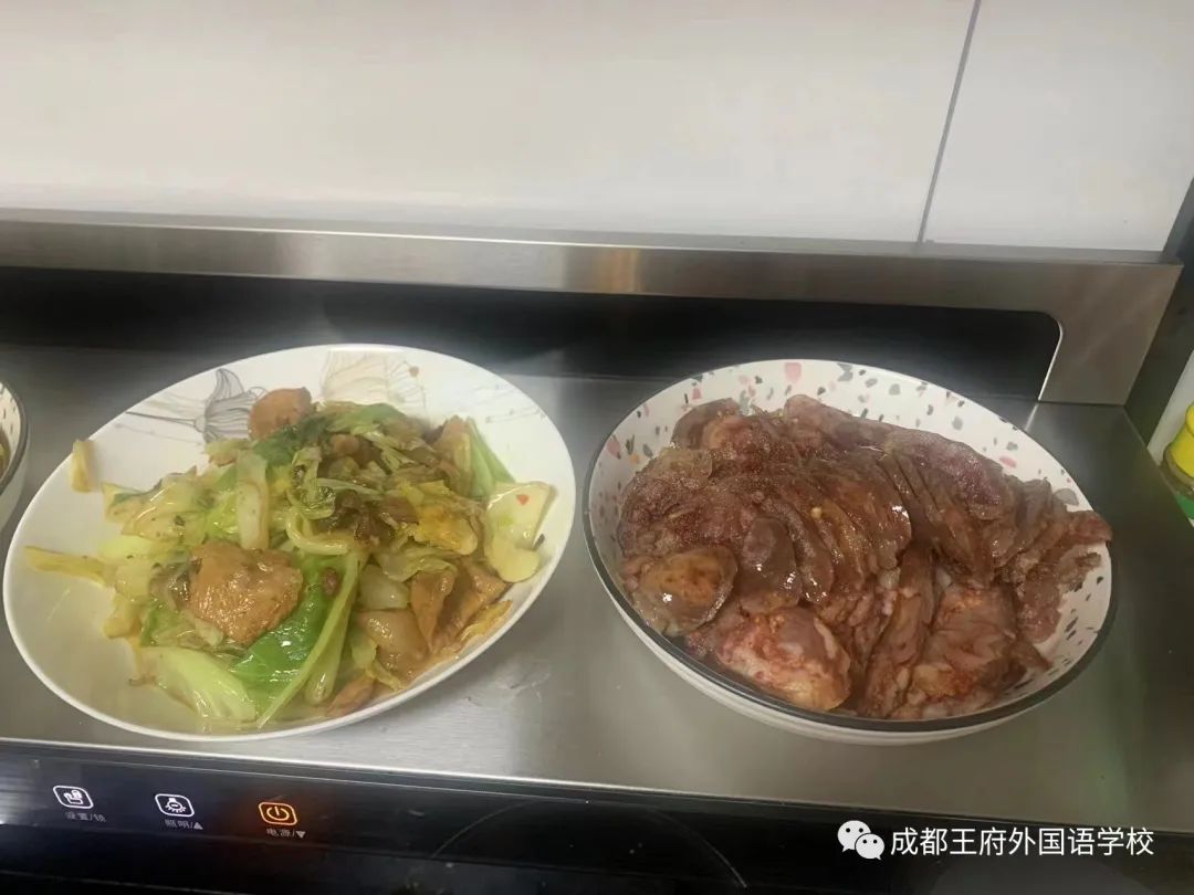 人间烟火，最暖人心——成都王府外国语学校开展“为家长做顿饭”劳动教育活动