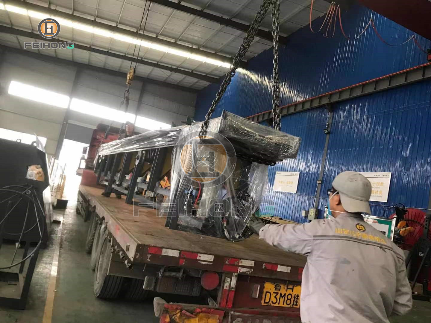 喜訊！飛宏助力中鐵八局川藏線4套智能鋼筋加工設備裝車完畢，順利發(fā)出