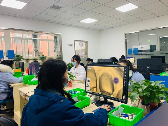 市人社局副局长夏杨松一行莅临曙光产业园考察调研
