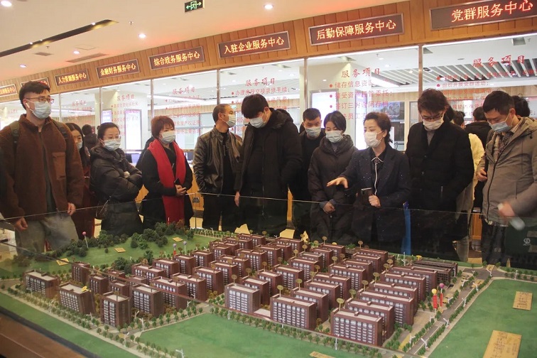 小微企业、重点行业企业经营者及骨干培训班莅临曙光产业园参观考察 小微企业、重点行业企业经营者及骨干培训班莅临曙光产业园参观考察
