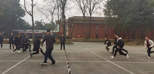 公司舉行2021年度年終工作總結(jié)暨表彰大會 公司舉行2021年度年終工作總結(jié)暨表彰大會