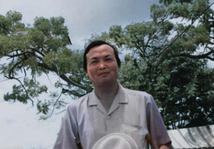 老父亲选择独居,赶走儿女,2004年摊牌:卧底11年,睡觉不敢脱衣 老父亲选择独居,赶走儿女,2004年摊牌:卧底11年,睡觉不敢脱衣