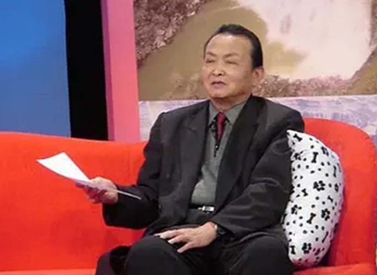 老父亲选择独居,赶走儿女,2004年摊牌:卧底11年,睡觉不敢脱衣 老父亲选择独居,赶走儿女,2004年摊牌:卧底11年,睡觉不敢脱衣