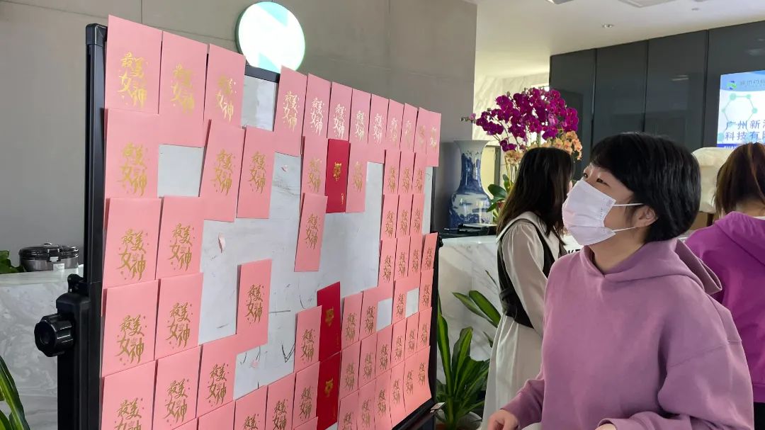 春風(fēng)十里不如你|?！芭駛儭惫?jié)日快樂(lè)！
