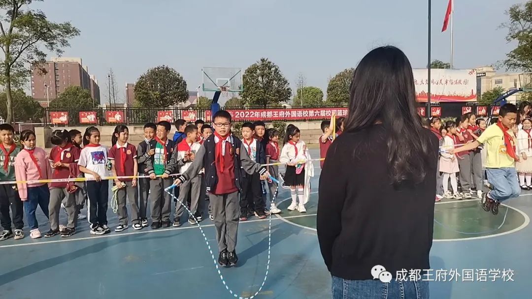 阳光锻炼，跃动青春——成都王府外国语学校第二届跳绳比赛落下帷幕