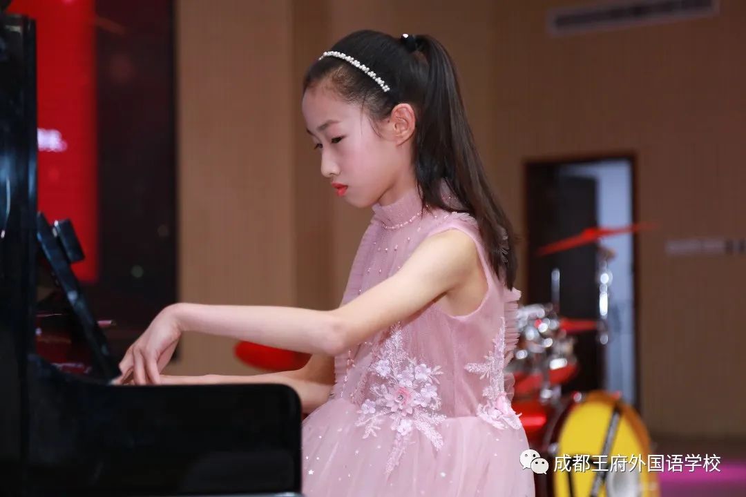 王府春之声，旋律响校园——成都王府外国语学校个人独奏音乐会圆满落幕