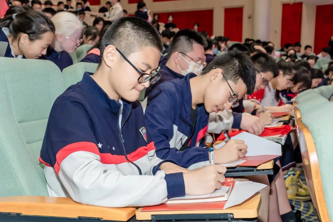 青春心向党,建功新时代 青春心向党,建功新时代