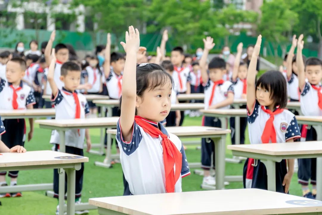 相信,将来的新川娃一定能生存,会生活。 相信,将来的新川娃一定能生存,会生活。