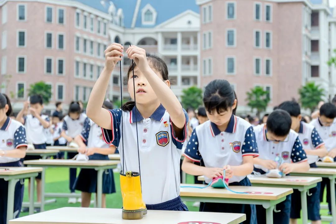 相信,将来的新川娃一定能生存,会生活。 相信,将来的新川娃一定能生存,会生活。