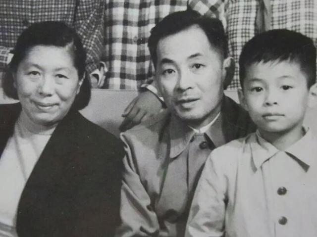 1989年开国上将叶飞访问菲律宾,临行前报告:希望回乡为父母扫墓 1989年开国上将叶飞访问菲律宾,临行前报告:希望回乡为父母扫墓