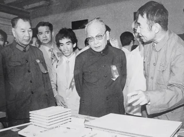 1989年开国上将叶飞访问菲律宾,临行前报告:希望回乡为父母扫墓 1989年开国上将叶飞访问菲律宾,临行前报告:希望回乡为父母扫墓