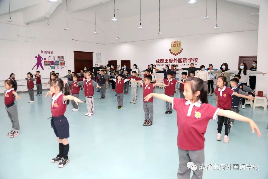 初夏蔷薇飘香，王府少年成长——成都王府小学部家长开放日