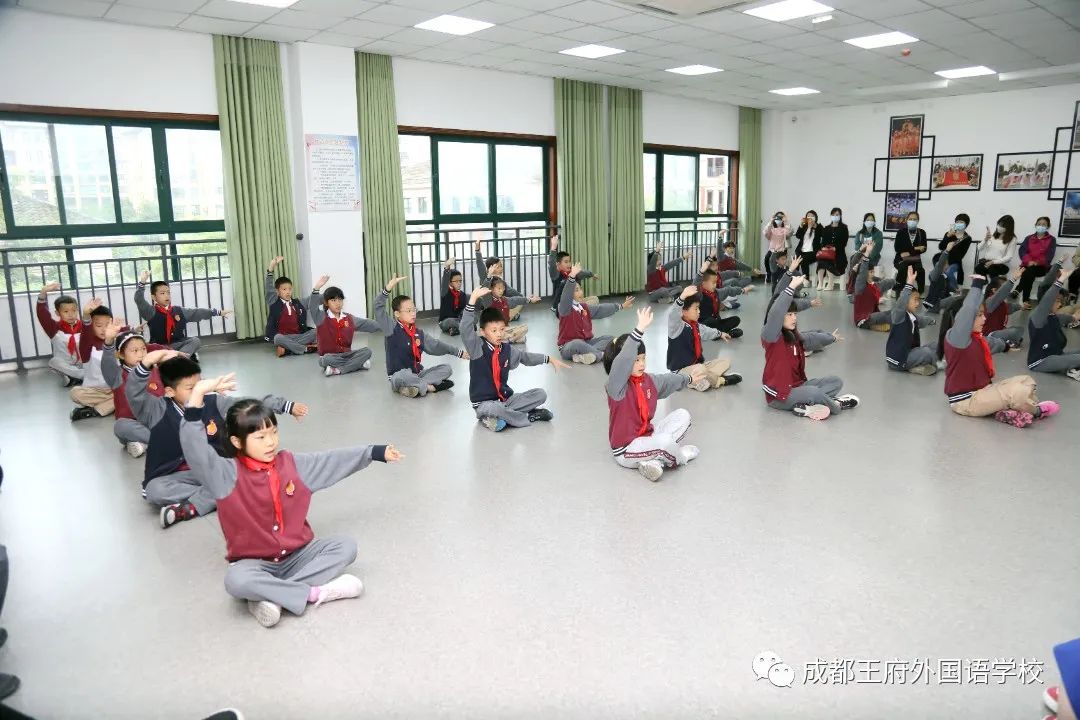 初夏蔷薇飘香，王府少年成长——成都王府小学部家长开放日
