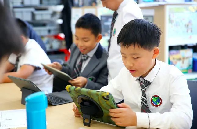 莫铭翰总裁新学期致辞:向着崭新未来再出发!A Wonderful 2021 Ahead 莫铭翰总裁新学期致辞:向着崭新未来再出发!A Wonderful 2021 Ahead