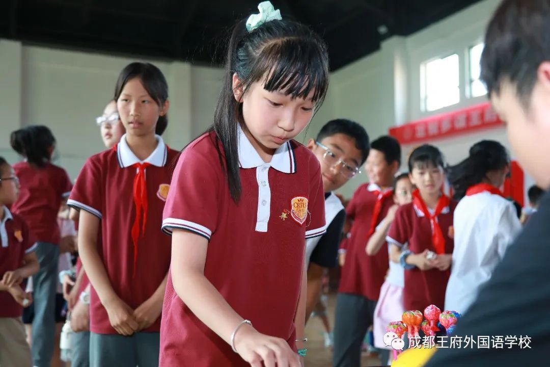 美好生活 快乐前行——成都王府小学部开展“心”美好·“心”生活心理健康主题活动