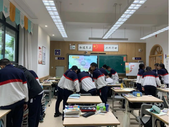 努力成长,让我的青春变得更闪亮 努力成长,让我的青春变得更闪亮