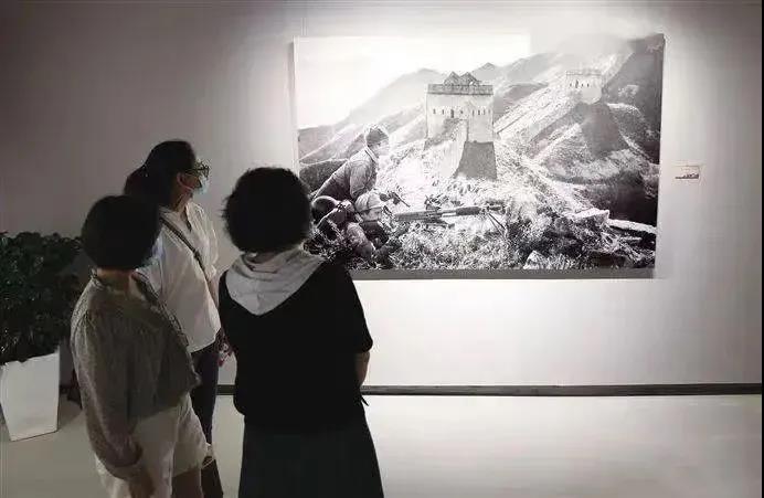 拍下鲁迅遗照白求恩裸照 他是被“枪决”的中国战地记者第一人 拍下鲁迅遗照白求恩裸照 他是被“枪决”的中国战地记者第一人