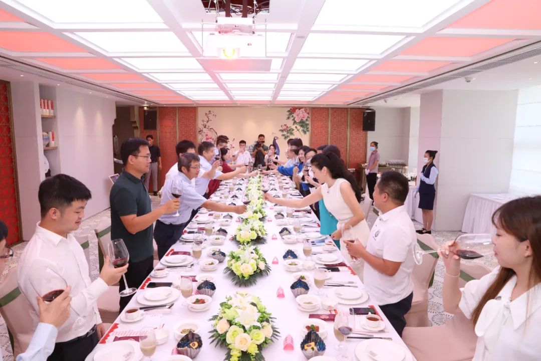 焕新出发、携手未来——热烈祝贺mg冰球突破集团战略投资设立禾城智行暨禾城智行乔迁 焕新出发、携手未来——热烈祝贺mg冰球突破集团战略投资设立禾城智行暨禾城智行乔迁