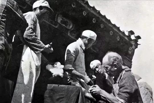 39年白求恩临终前,向聂荣臻提出要求:请给我的离婚妻子拨一笔钱 39年白求恩临终前,向聂荣臻提出要求:请给我的离婚妻子拨一笔钱