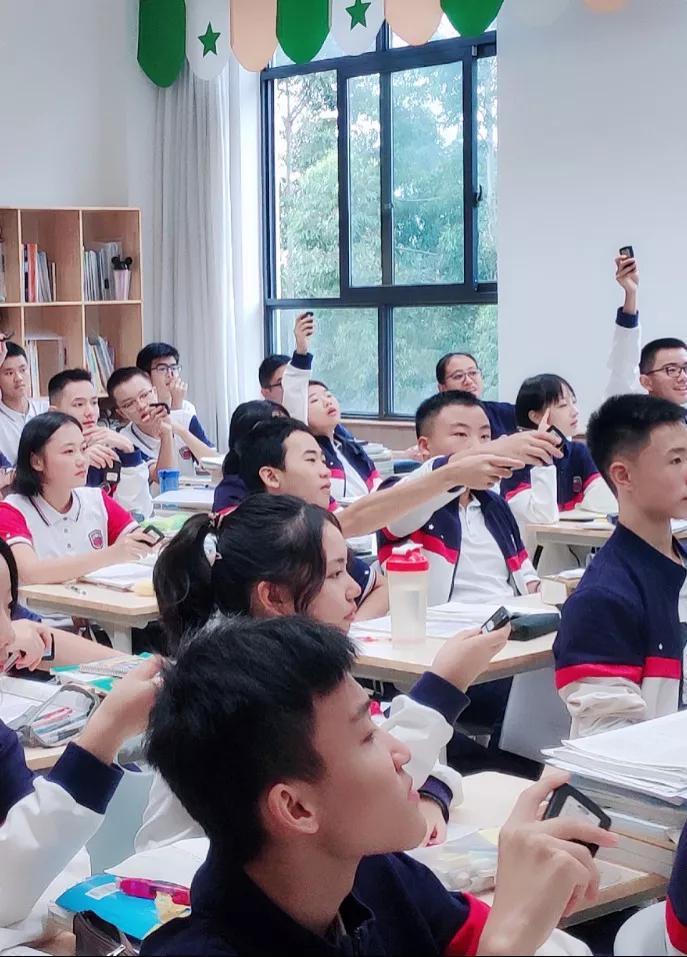 学校简介 学校简介