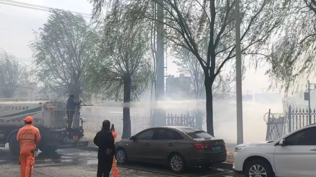 環衛員工路遇著火 環衛+消防模式助力處置火情