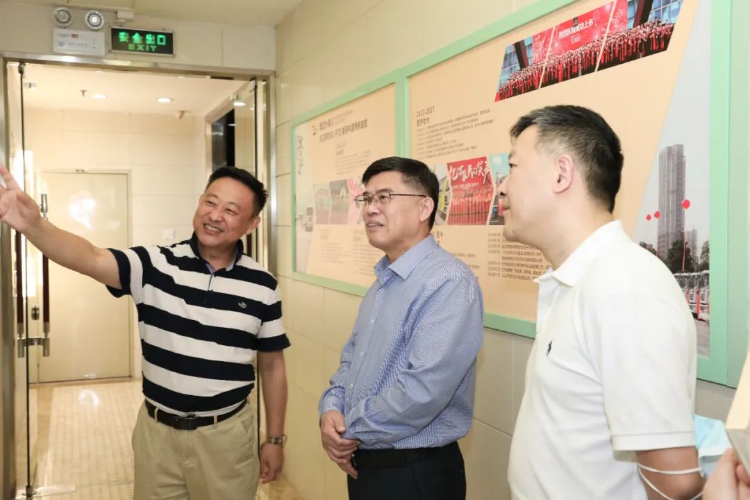 九江市經開區黨工委書記柯尊玉一行蒞臨玉禾田參觀考察