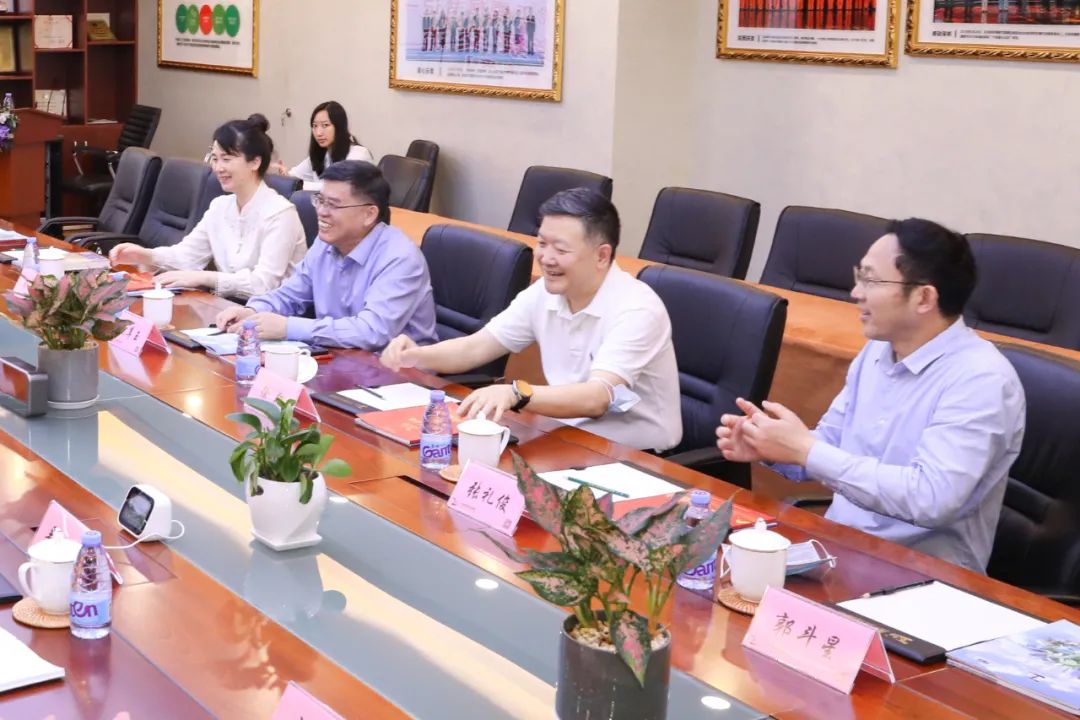 九江市經開區黨工委書記柯尊玉一行蒞臨玉禾田參觀考察