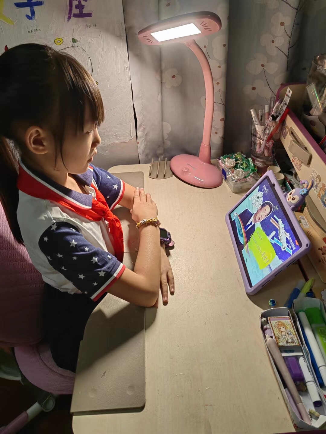 因疫情延期返校，小学部师生相约云课堂