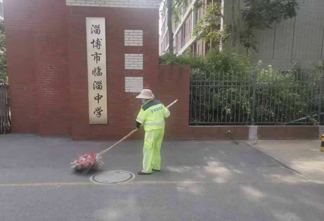 環(huán)衛(wèi)保障高考 助力學(xué)子金榜題名