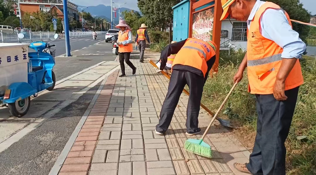 【岳西玉禾田】喜迎國慶,助力創城,環境整治在行動 【岳西玉禾田】喜迎國慶,助力創城,環境整治在行動