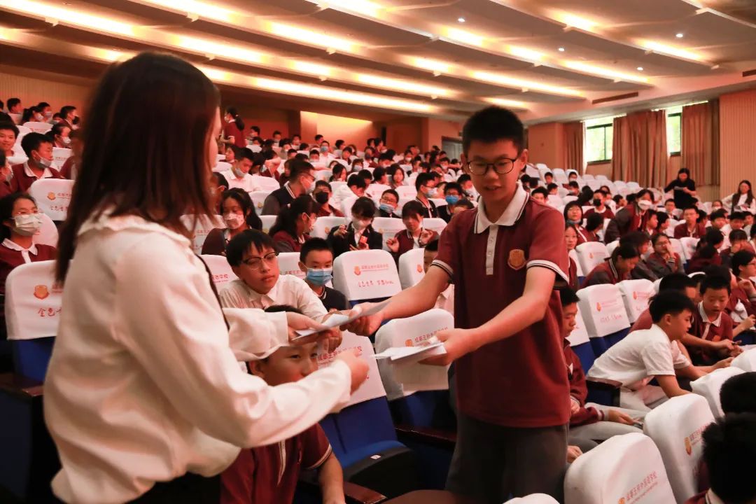 无所畏惧，肆意青春——成都王府初中部社团选课展示活动