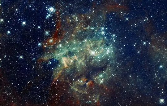 每秒630公里!地球正在宇宙中飞奔,目的地:1.5亿光年外的巨引源 每秒630公里!地球正在宇宙中飞奔,目的地:1.5亿光年外的巨引源