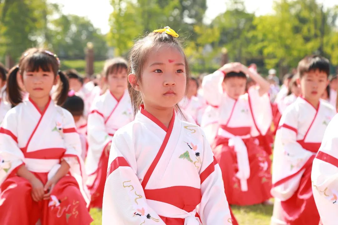 开笔启蒙，慧悦人生| 成都王府外国语学校2022—2023学年新小一开笔礼活动