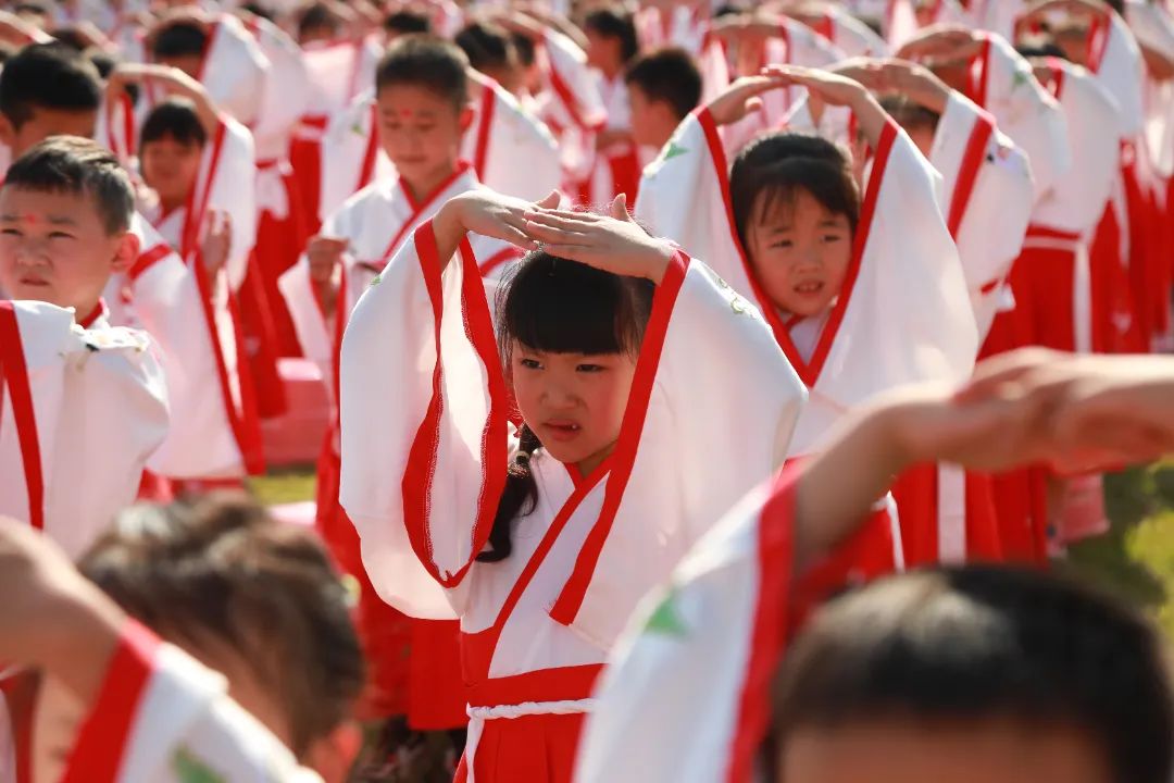 开笔启蒙，慧悦人生| 成都王府外国语学校2022—2023学年新小一开笔礼活动