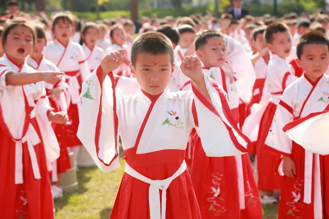 开笔启蒙，慧悦人生| 成都王府外国语学校2022—2023学年新小一开笔礼活动