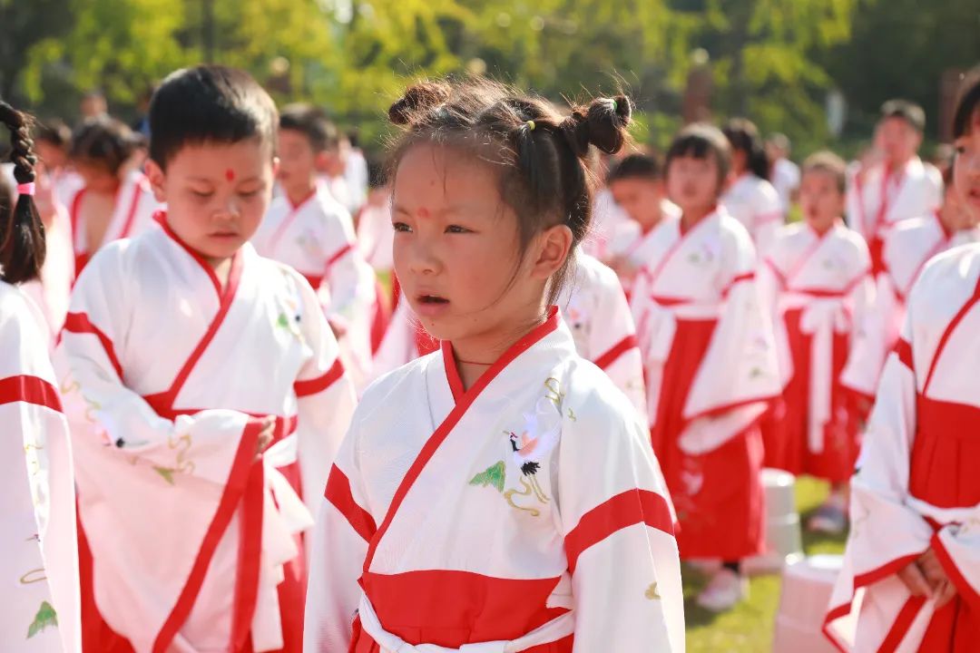 开笔启蒙，慧悦人生| 成都王府外国语学校2022—2023学年新小一开笔礼活动