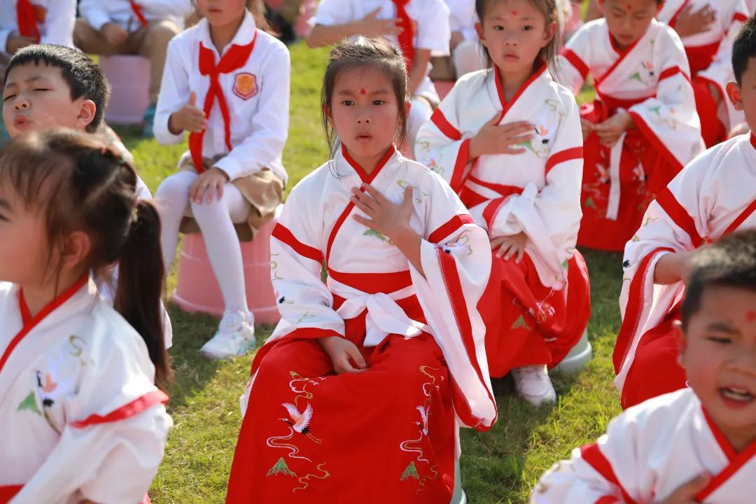 开笔启蒙，慧悦人生| 成都王府外国语学校2022—2023学年新小一开笔礼活动