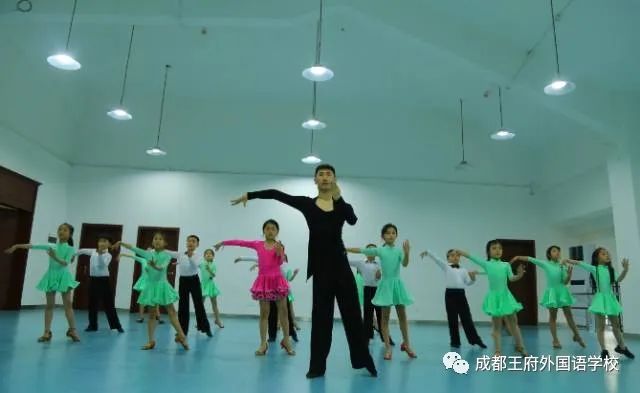 育艺术苗子，绘精彩未来 | 成都王府艺术特长班开始招生啦！