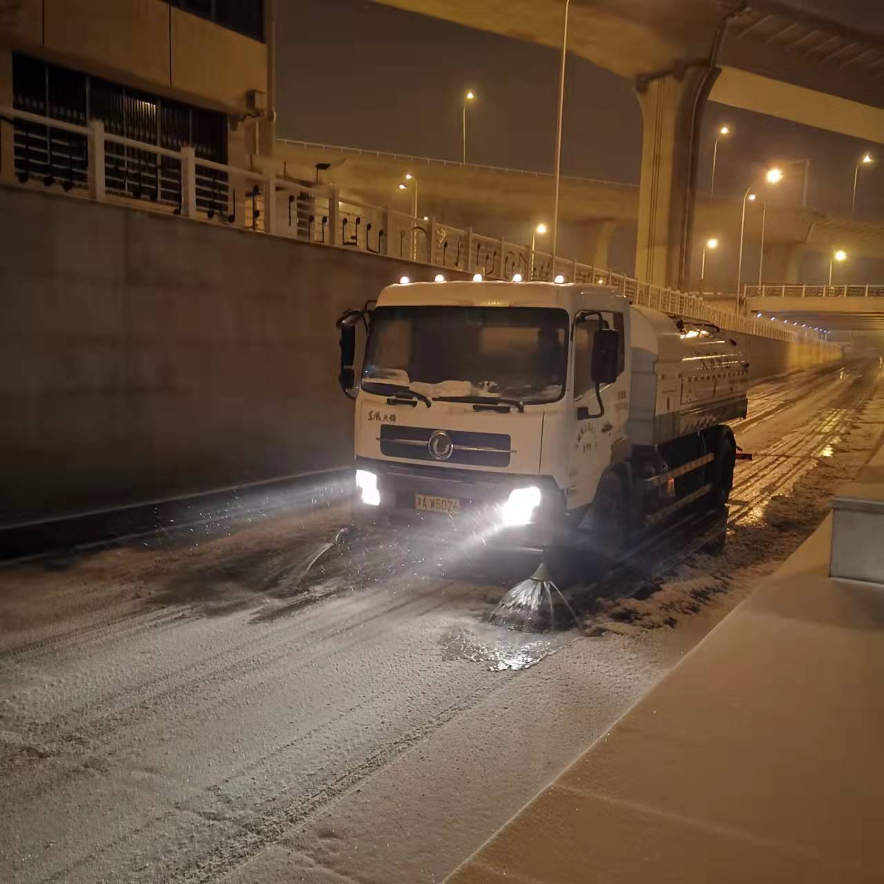【天津紅橋】迎暴雪玉禾田“虎力”全開,連夜奮戰奏響“暢通序曲” 【天津紅橋】迎暴雪玉禾田“虎力”全開,連夜奮戰奏響“暢通序曲”