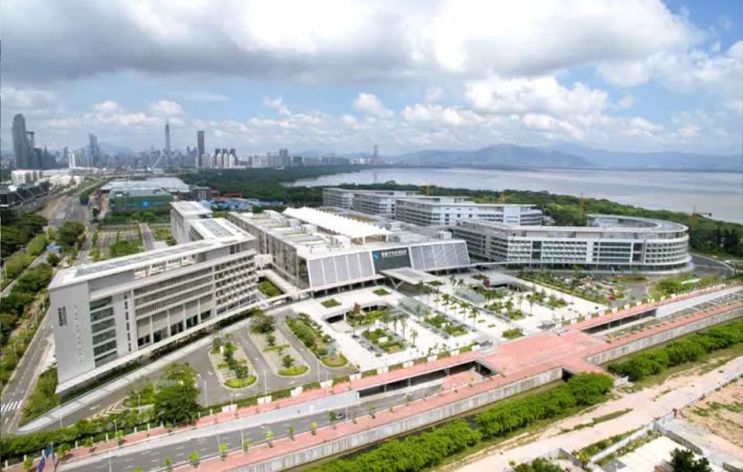 形成生态型微循环系统的医院建筑-香港大学深圳医院（滨海医院）